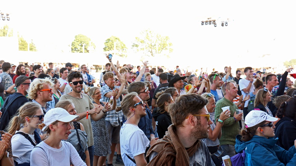 Bildrechte: WDR/Rühl Chancha Via Circuito beim Roskilde Festival 2015