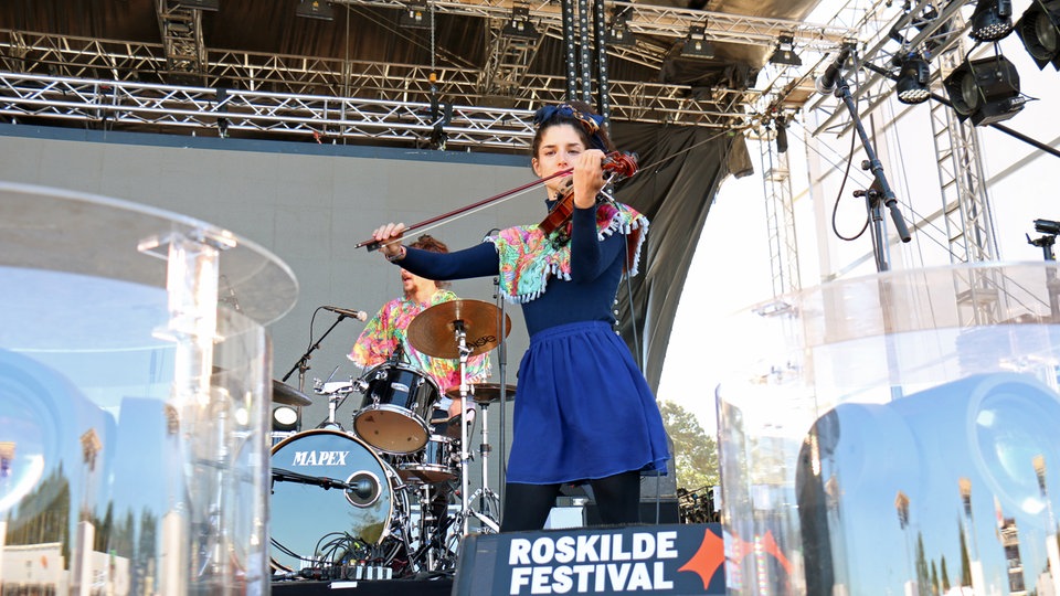 Bildrechte: WDR/Rühl Chancha Via Circuito beim Roskilde Festival 2015