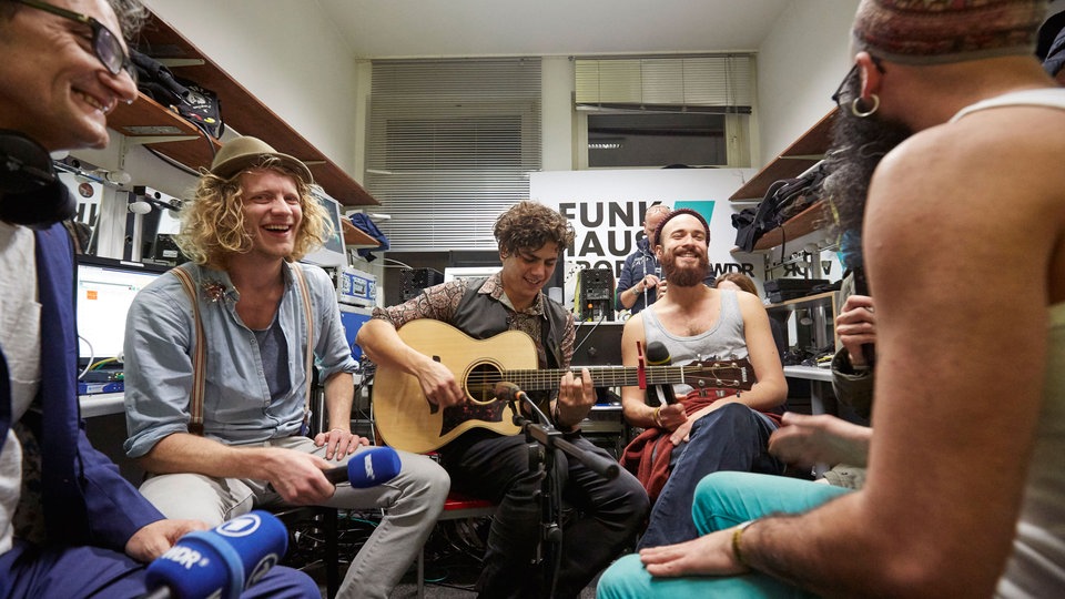 Bildrechte: WDR/Langer Finale 2015- Die Nacht, die Party, Interview Backstage mit Khebez Dawle und Bukahara