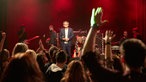 Finale 2015-Khebez DawleFrancis Gay kündigt den Auftritt von Khebez Dawle an. 