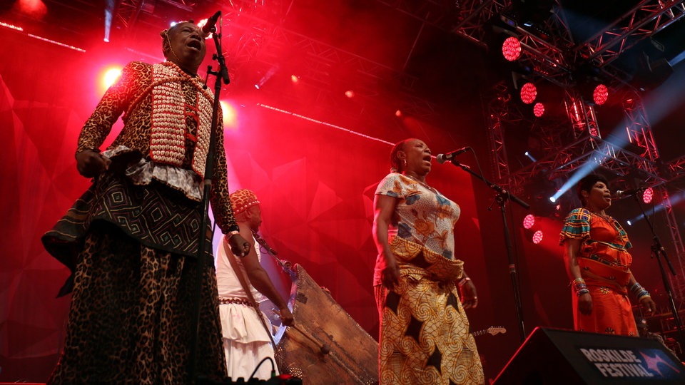 Bildrechte: WDR/Rühl Kasai Allstars beim Roskilde Festival 2015