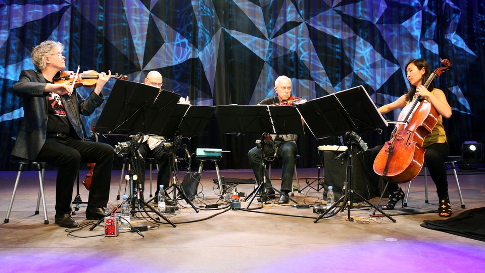Bildrechte: WDR /Rühl Kronos Quartet live bei Roskilde 2015