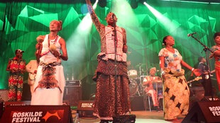  Kasai Allstars beim Roskilde Festival 2015