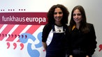 Die portugiesische Fado-Sängerin Carminho mit Funkhaus Europa Moderatorin Siham El-Maimouni
