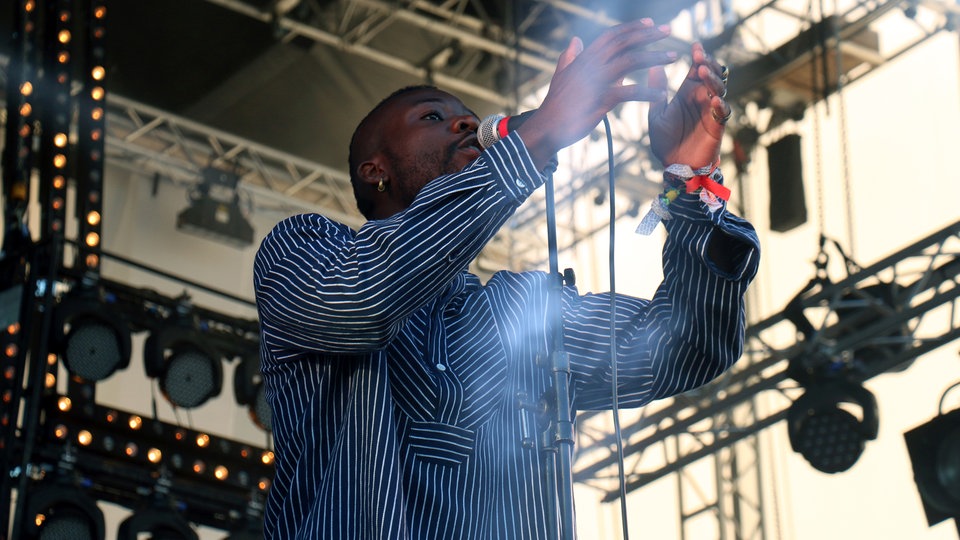 Bildrechte: WDR/Rühl Young Fathers beim Roskilde Festival 2015