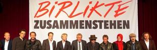Gruppenfoto des Aktionsbündnisses "Birlikte-Zusammenstehen"