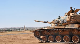 Türkisches Militär an der Grenze zu Syrien