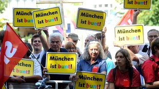 Gegendemo gegen Nazidemo der NPD auf dem Rotkreuzplatz