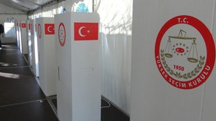 Wahllokal in Deutschland für die Parlamentswahlen in der Türkei