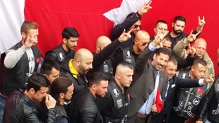 Sinan Ogan - MHP Kandidat - auf einer Wahlkampfveranstaltung für die Parlamentswahlen in der Türkei