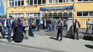 Parlamentswahlen Türkei - Wahllokal in Dortmund