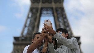 Selfie vor der Tour Eifel