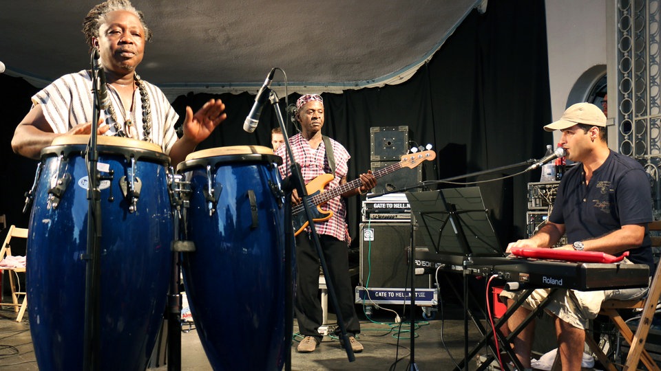 Bildrechte: WDR/Rühl Sierra Leone Refugee Allstars bei der Funkhaus Europa Odyssee 2015 in Hagen