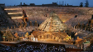 Blick in die openair-Bühne Arena di Verona
