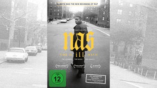 Cover der DVD "Nas - Time Is Illmatic": Nasir Jones auf einer Straße in Queensbridge