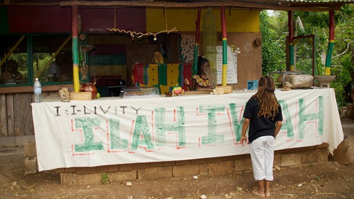 Urlaub im Rasta-Dorf