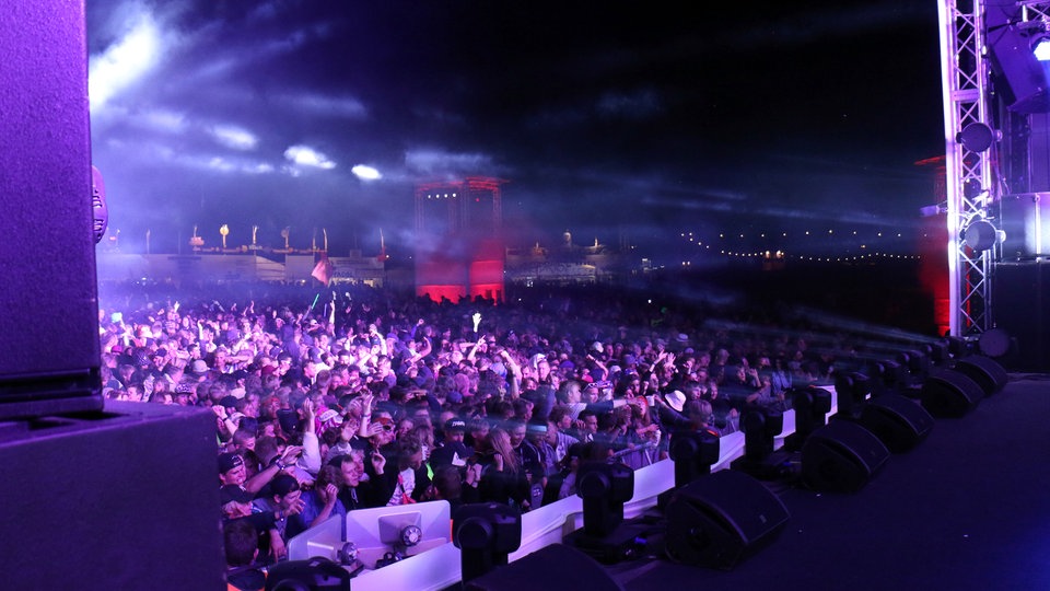 Bildrechte: WDR/Rühl Tropkillaz beim Roskilde Festival 2015